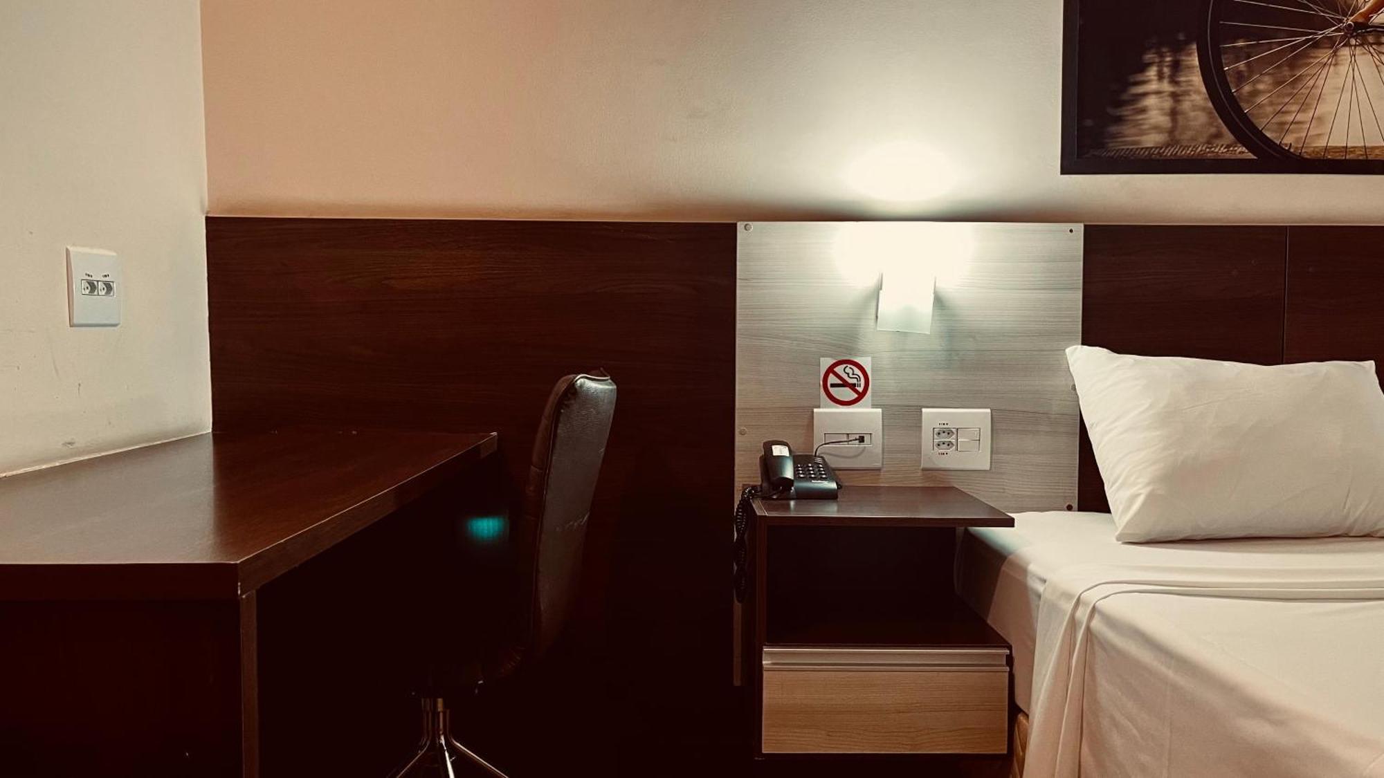 Hotel Amsterdam Montes Claros Dış mekan fotoğraf