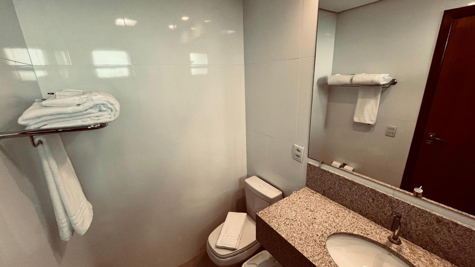 Hotel Amsterdam Montes Claros Dış mekan fotoğraf