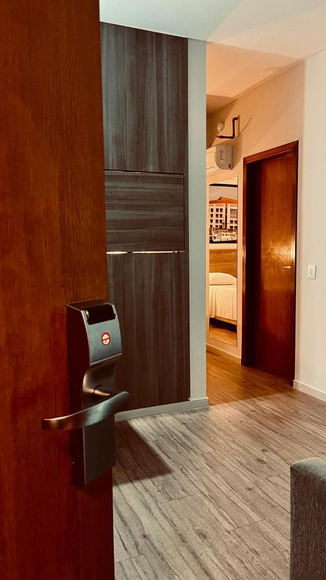 Hotel Amsterdam Montes Claros Dış mekan fotoğraf